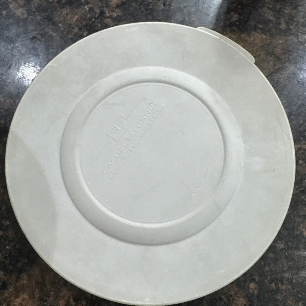 Corning Ware Casual Elegance White Flora Serving Dish With Cover 10